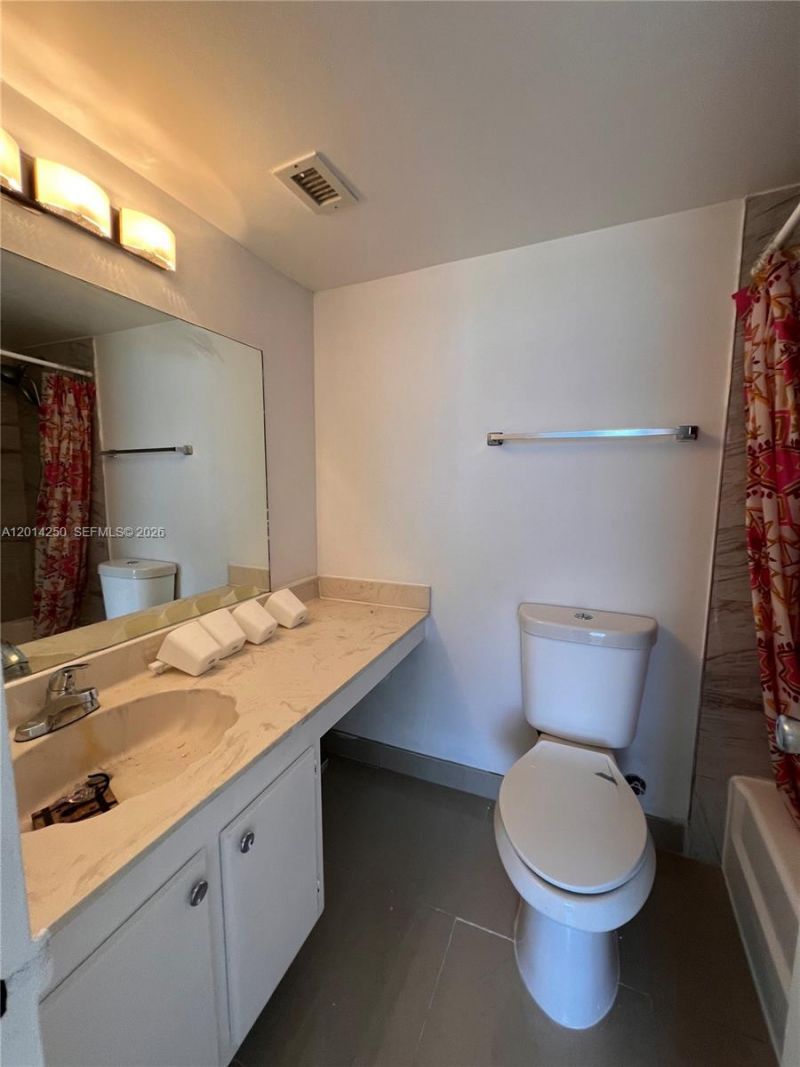 2020 NE 135th St, Unit 309, North Miami, FL 33181 Photo