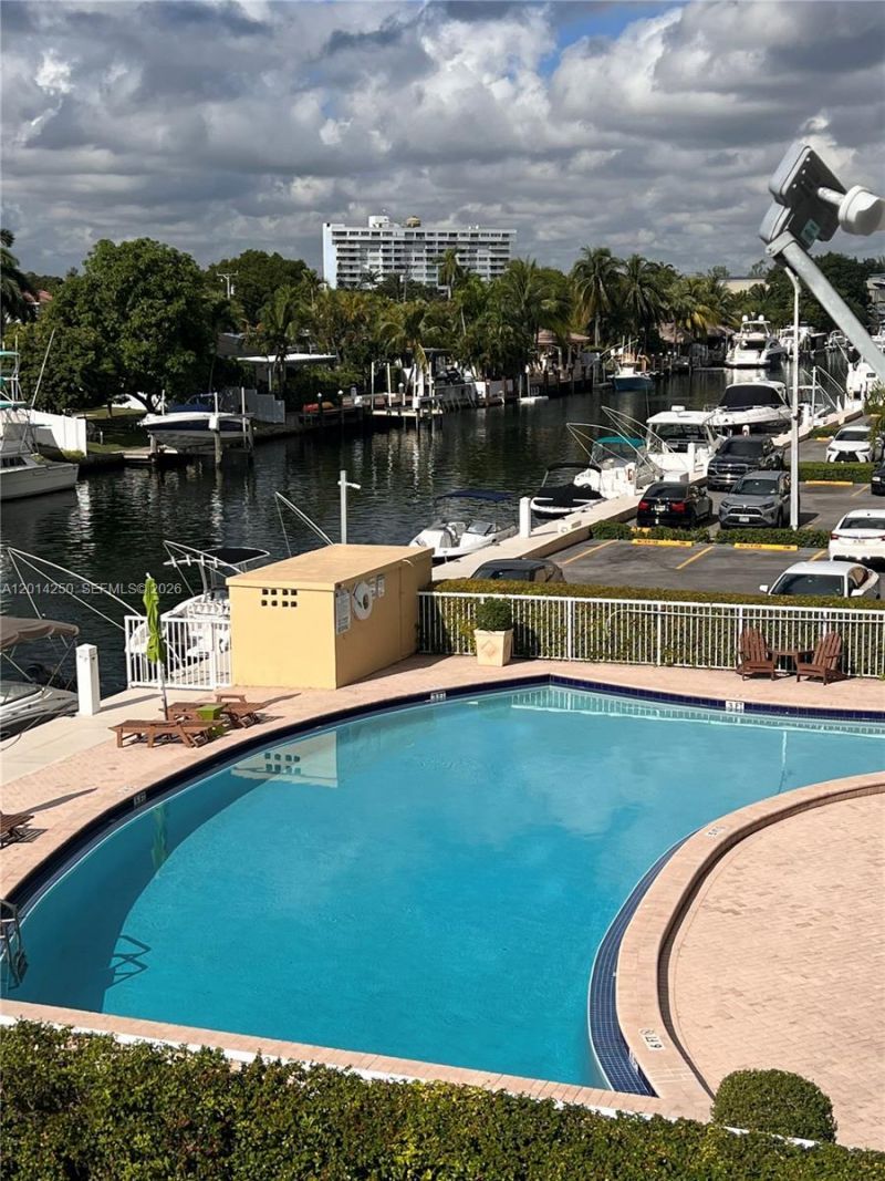 2020 NE 135th St, Unit 309, North Miami, FL 33181 Photo