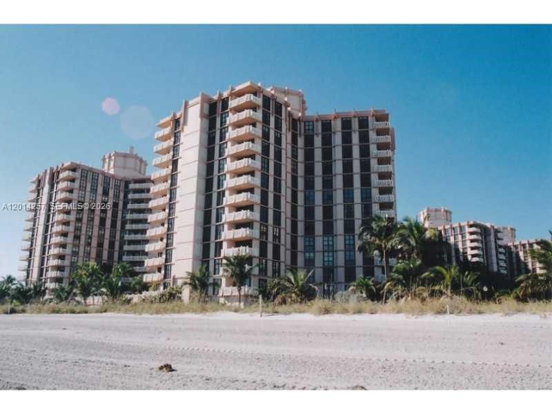 1121 Crandon Bl, Unit E1104, Key Biscayne, FL 33149 Photo