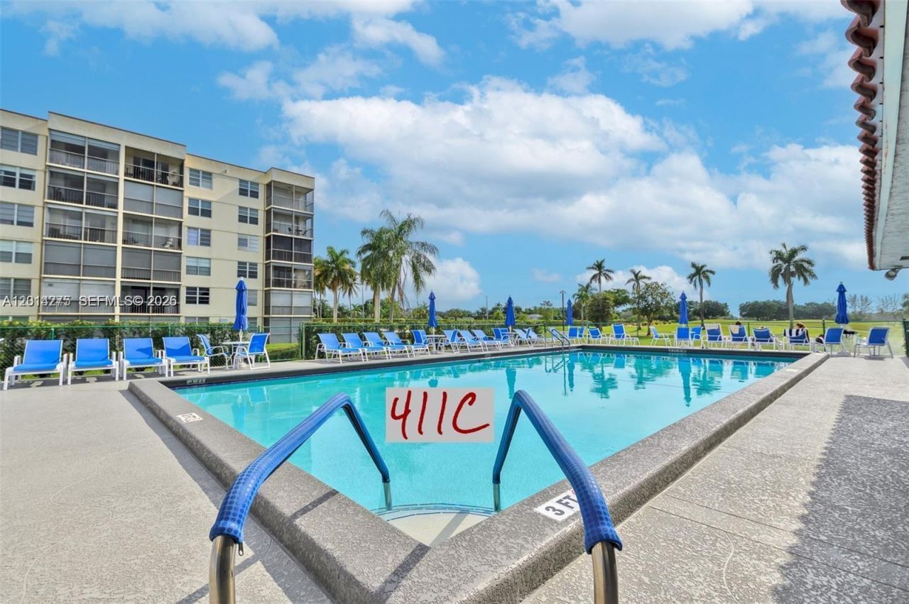 8900 Washington, Unit 411, Pembroke Pines, FL 33025 Photo