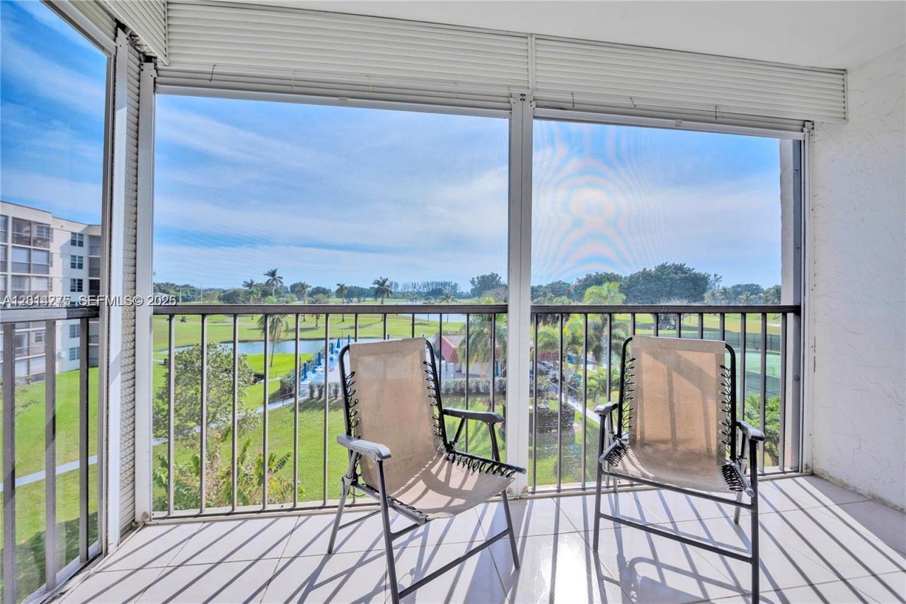 8900 Washington, Unit 411, Pembroke Pines, FL 33025 Photo