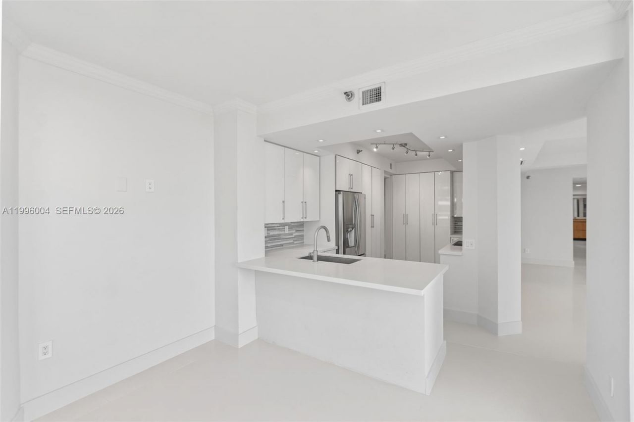 21150 Point Pl , Unit 701, Aventura, FL 33180 Photo