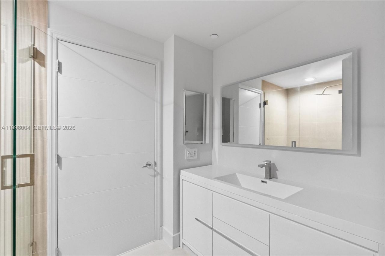 21150 Point Pl , Unit 701, Aventura, FL 33180 Photo