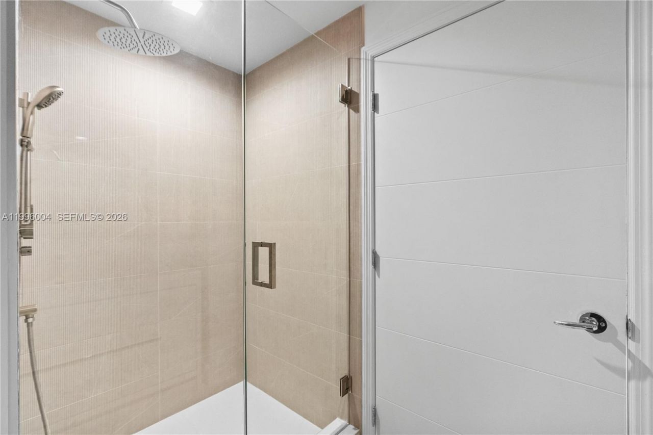 21150 Point Pl , Unit 701, Aventura, FL 33180 Photo