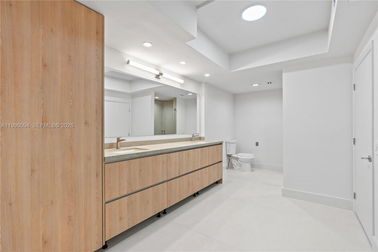 21150 Point Pl , Unit 701, Aventura, FL 33180 Photo