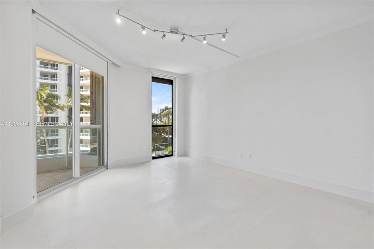 21150 Point Pl , Unit 701, Aventura, FL 33180 Photo