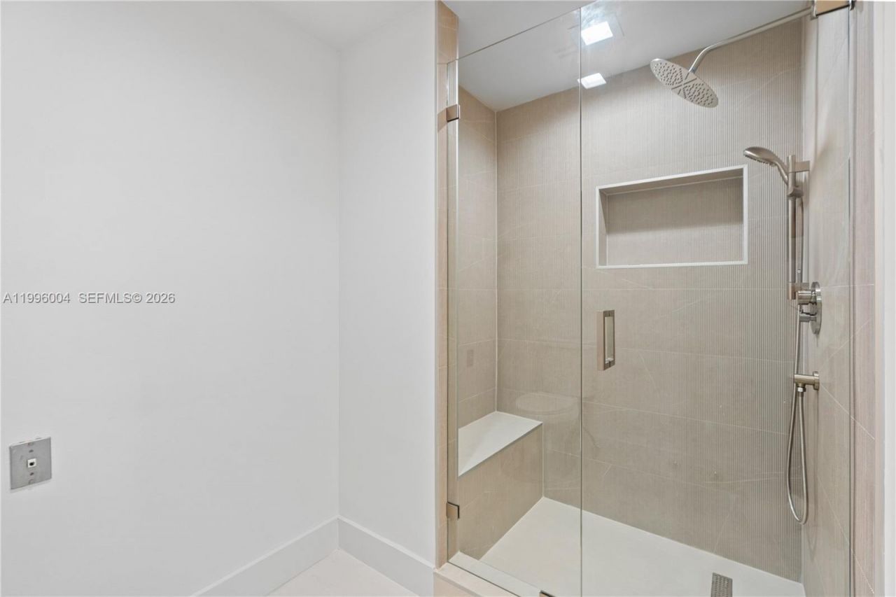 21150 Point Pl , Unit 701, Aventura, FL 33180 Photo