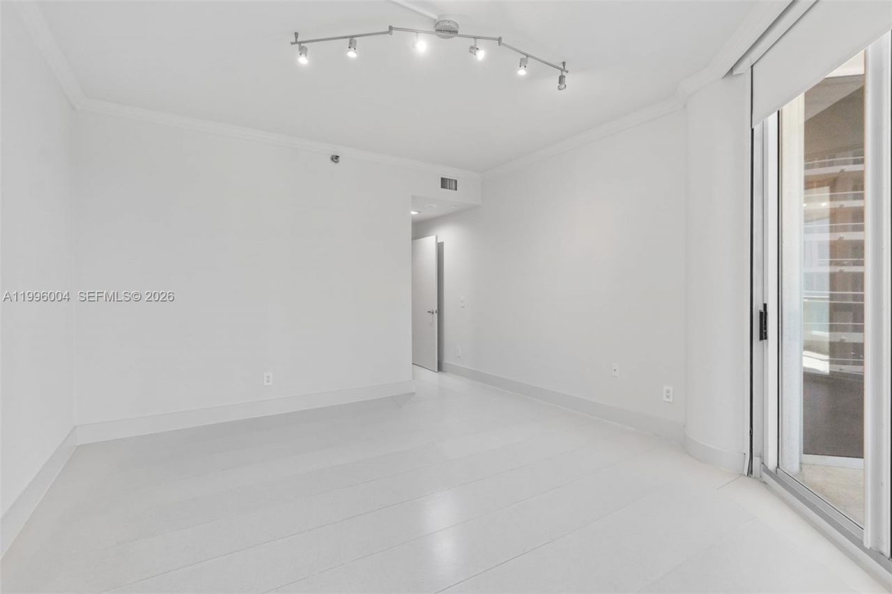 21150 Point Pl , Unit 701, Aventura, FL 33180 Photo