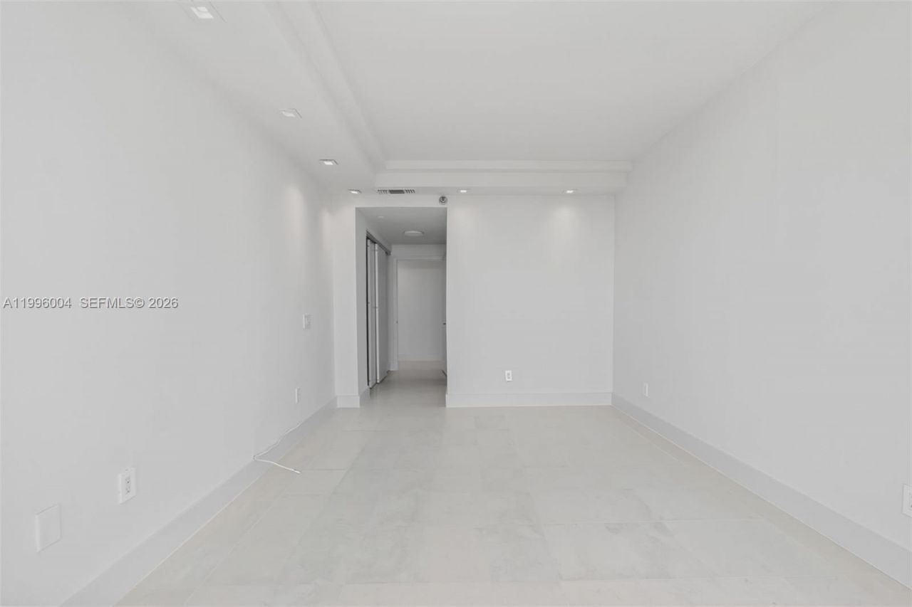 21150 Point Pl , Unit 701, Aventura, FL 33180 Photo