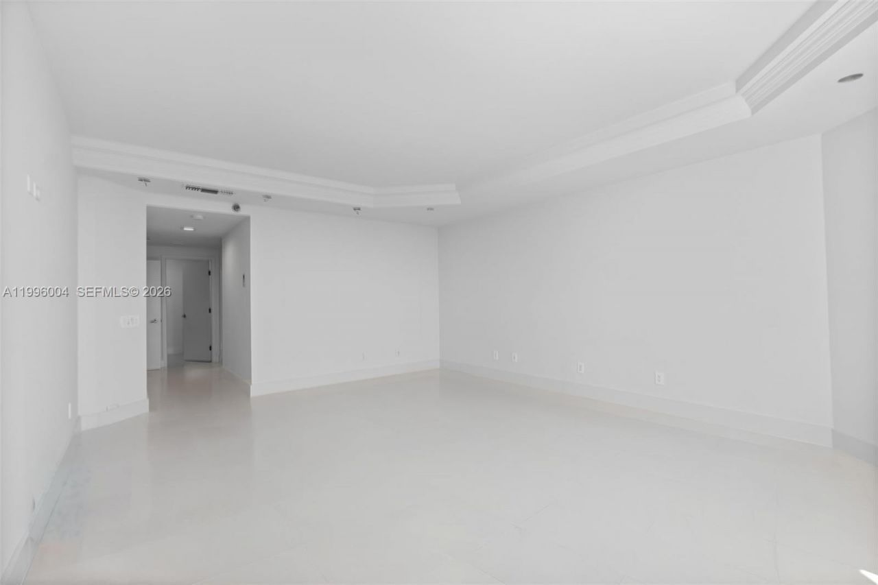 21150 Point Pl , Unit 701, Aventura, FL 33180 Photo
