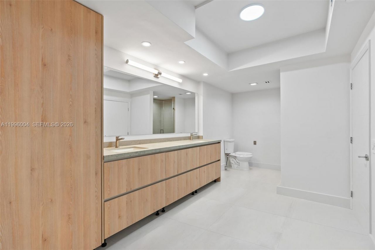 21150 Point Pl , Unit 701, Aventura, FL 33180 Photo