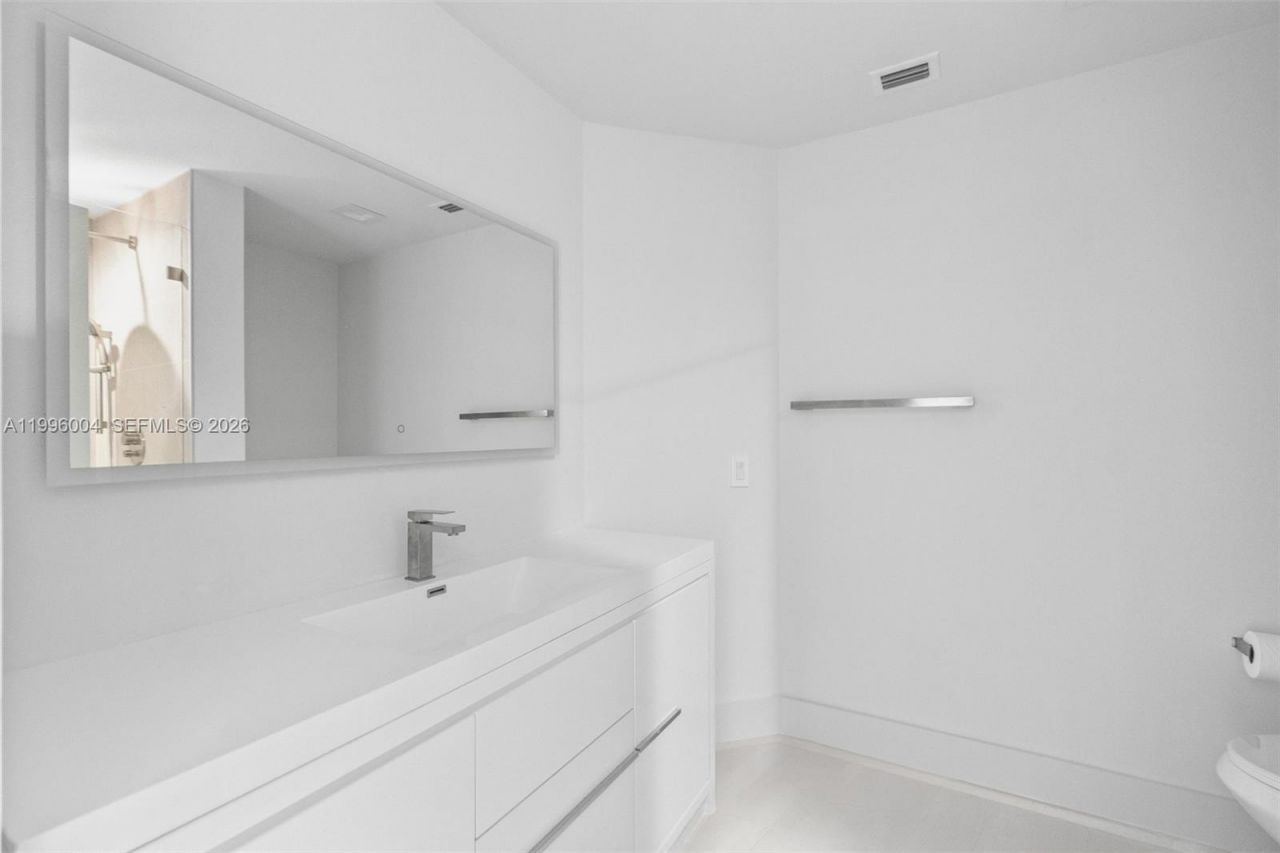 21150 Point Pl , Unit 701, Aventura, FL 33180 Photo