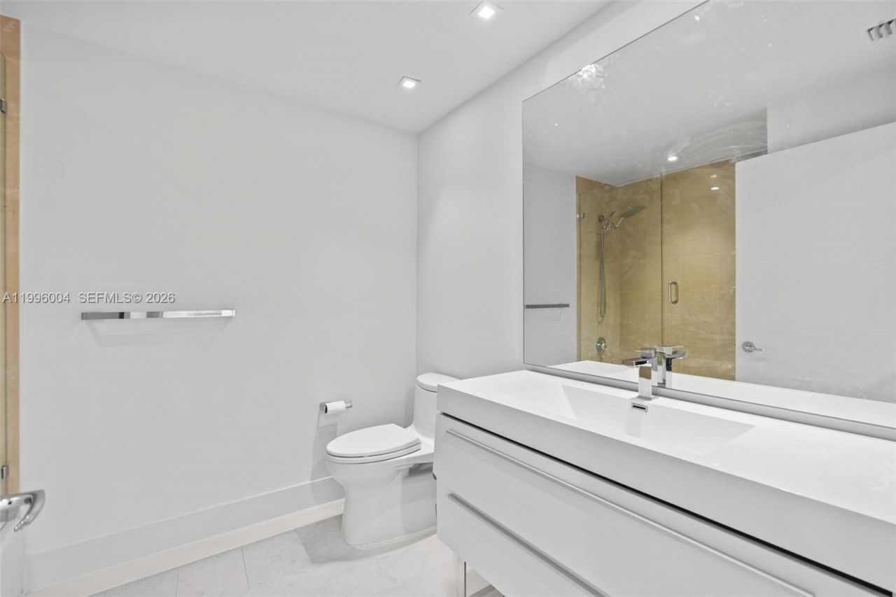 21150 Point Pl , Unit 701, Aventura, FL 33180 Photo