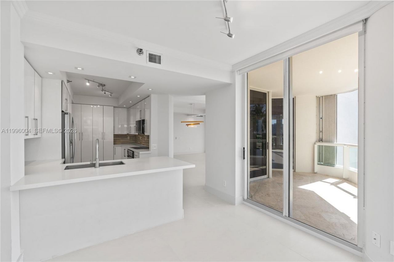 21150 Point Pl , Unit 701, Aventura, FL 33180 Photo