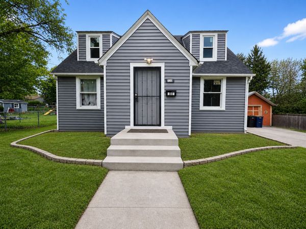 720 Adams Street , Elgin, IL 60123