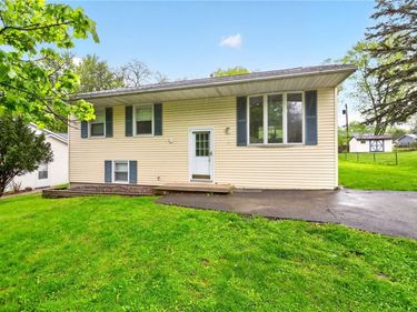 9 Lynaugh Road, Victor, NY 14564