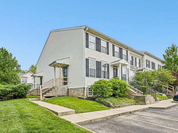 312 Oxford Oak Drive , Blacklick, OH 43004