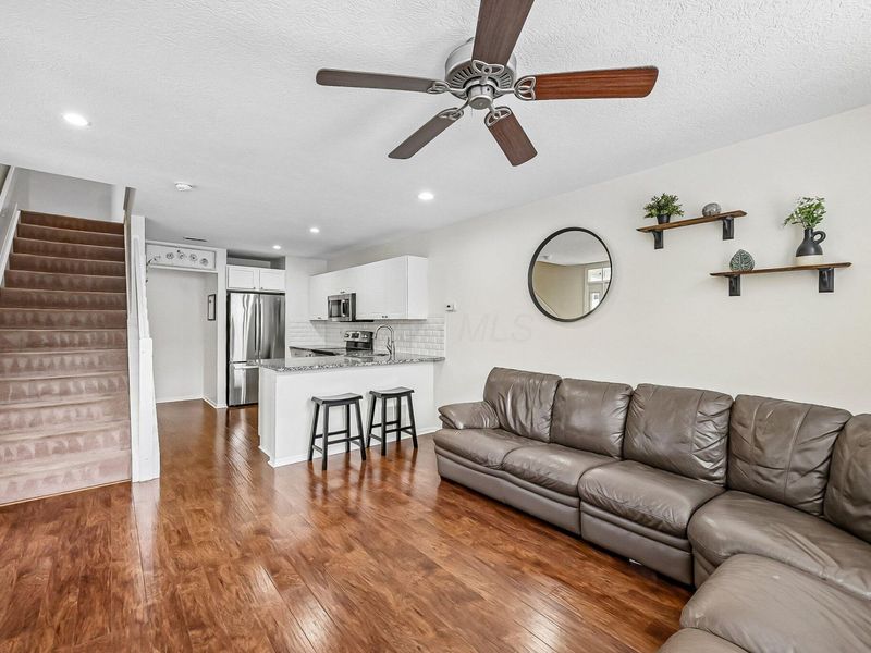 312 Oxford Oak Drive, Blacklick, OH 43004 Photo 6
