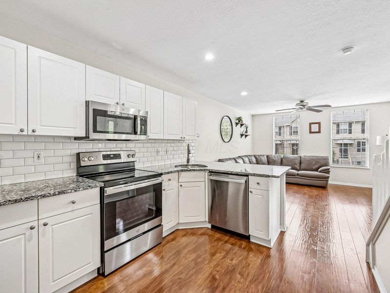 312 Oxford Oak Drive, Blacklick, OH 43004 Photo 9