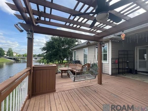 2121 Rockybrook Dr, Baton Rouge, LA 70816
