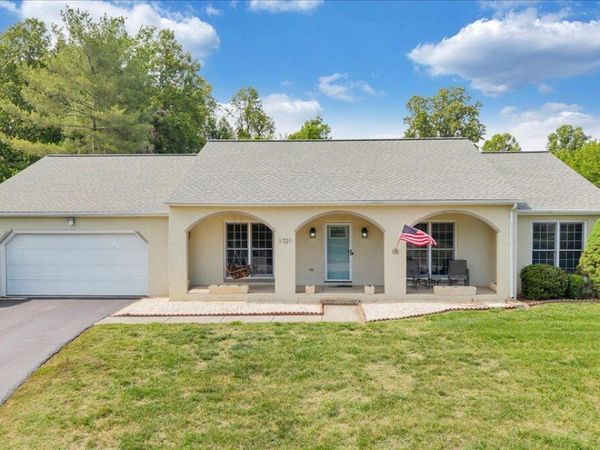 1721 Mill Pond DR , Salem, VA 24153