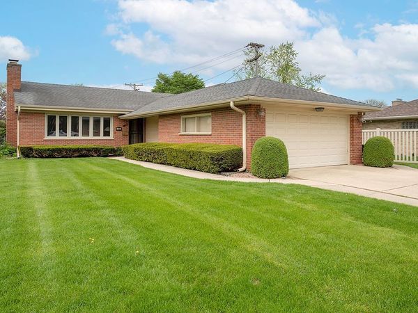 112 S Delphia Avenue , Park Ridge, IL 60068