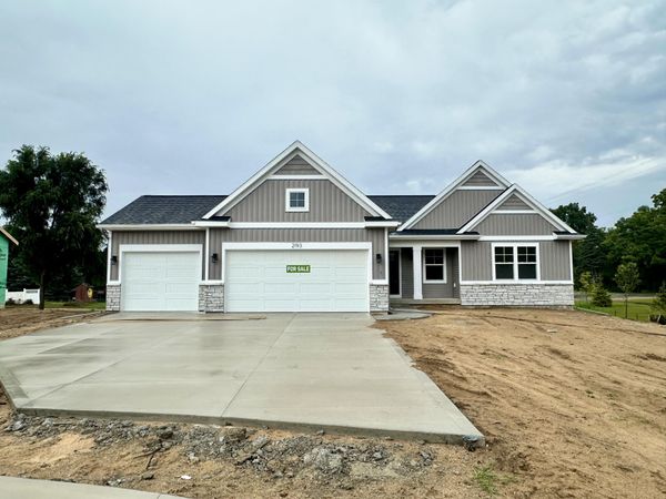 2193 Emerald Shore Circle, Grand Rapids, MI 49525