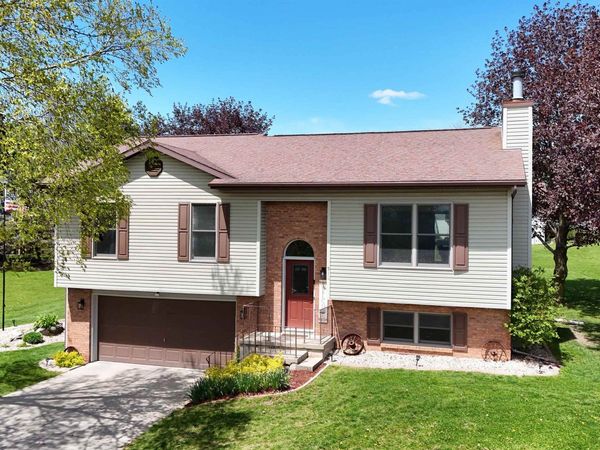 516 W Mohawk Trail, DeForest, WI 53532