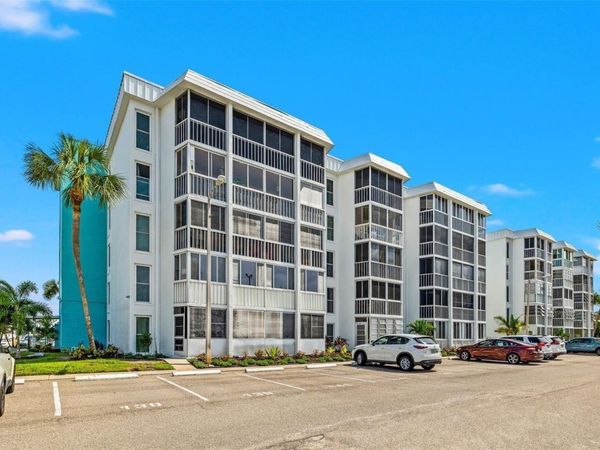 4908 38TH WAY S, Unit 401, ST PETERSBURG, FL 33711