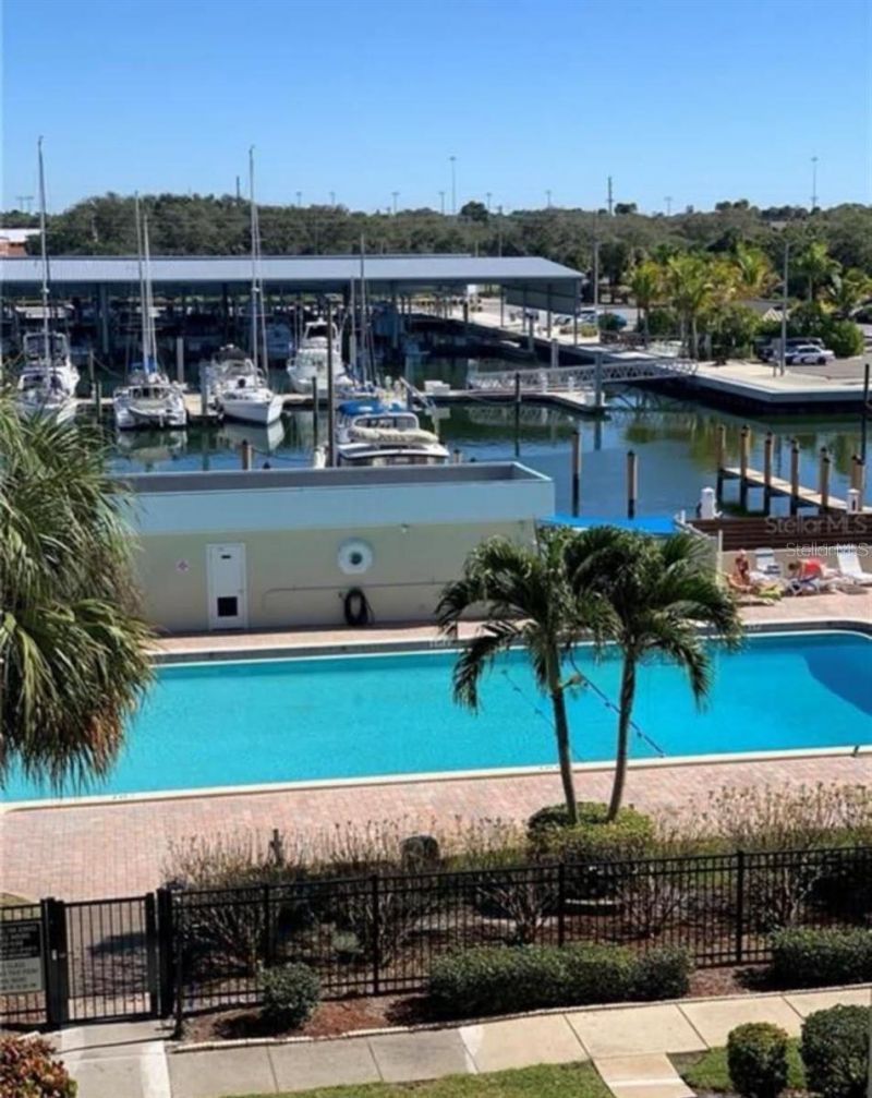 4908 38th Way S, Unit 401, Saint Petersburg, FL 33711 Photo