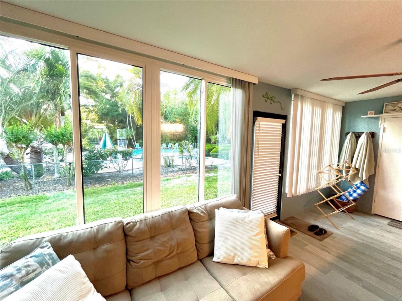 335 Springdale Drive , Bradenton, FL 34210 Photo