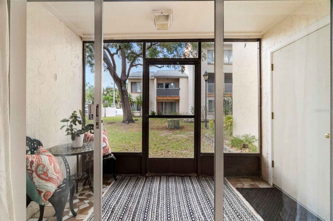 657 99th Avenue N, Unit 101, Saint Petersburg, FL 33702 Photo