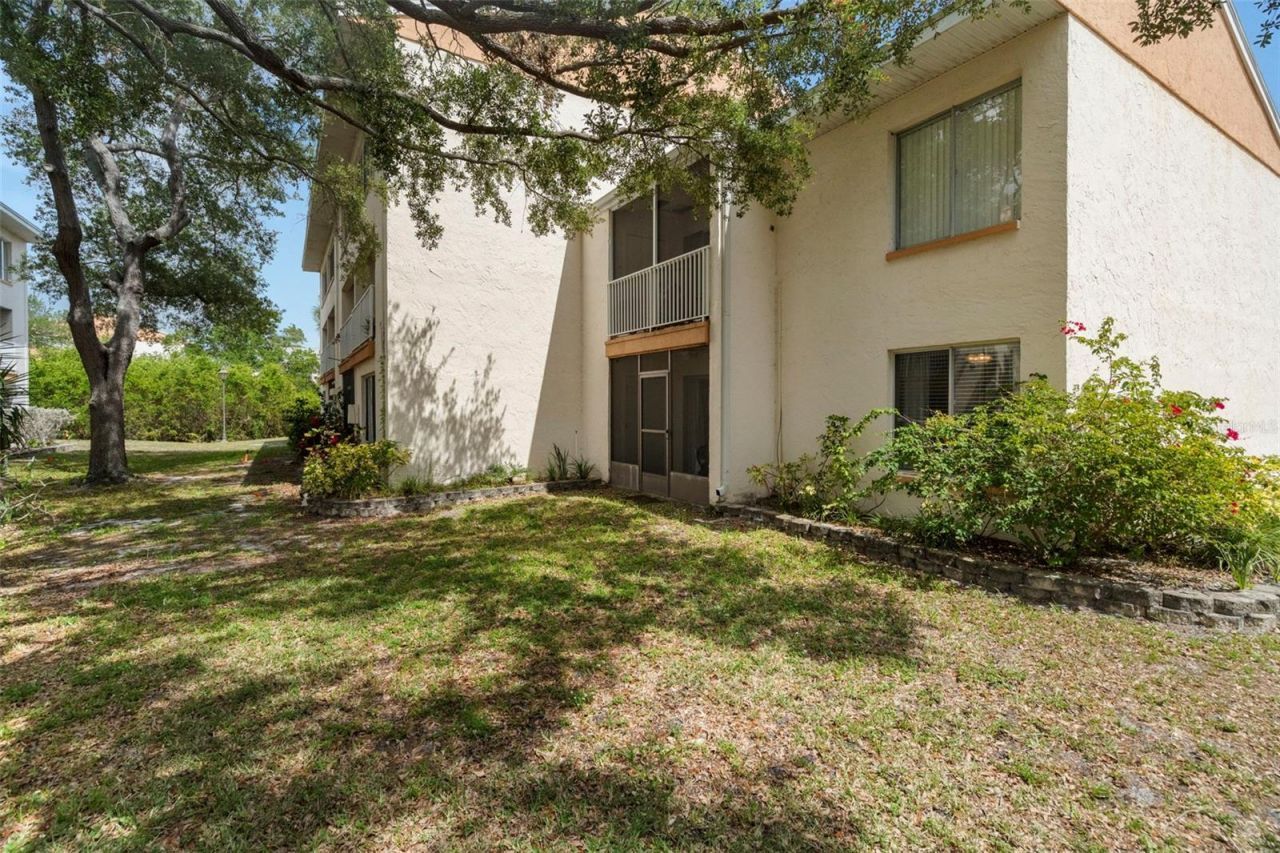 657 99th Avenue N, Unit 101, Saint Petersburg, FL 33702 Photo