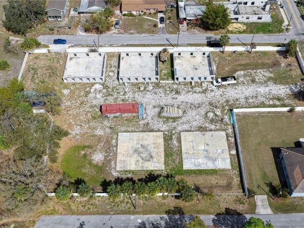 2909 E GENESEE STREET , TAMPA, FL 33610