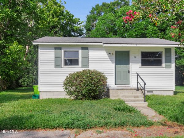 304 N B Street , Bridgeton, NC 28519