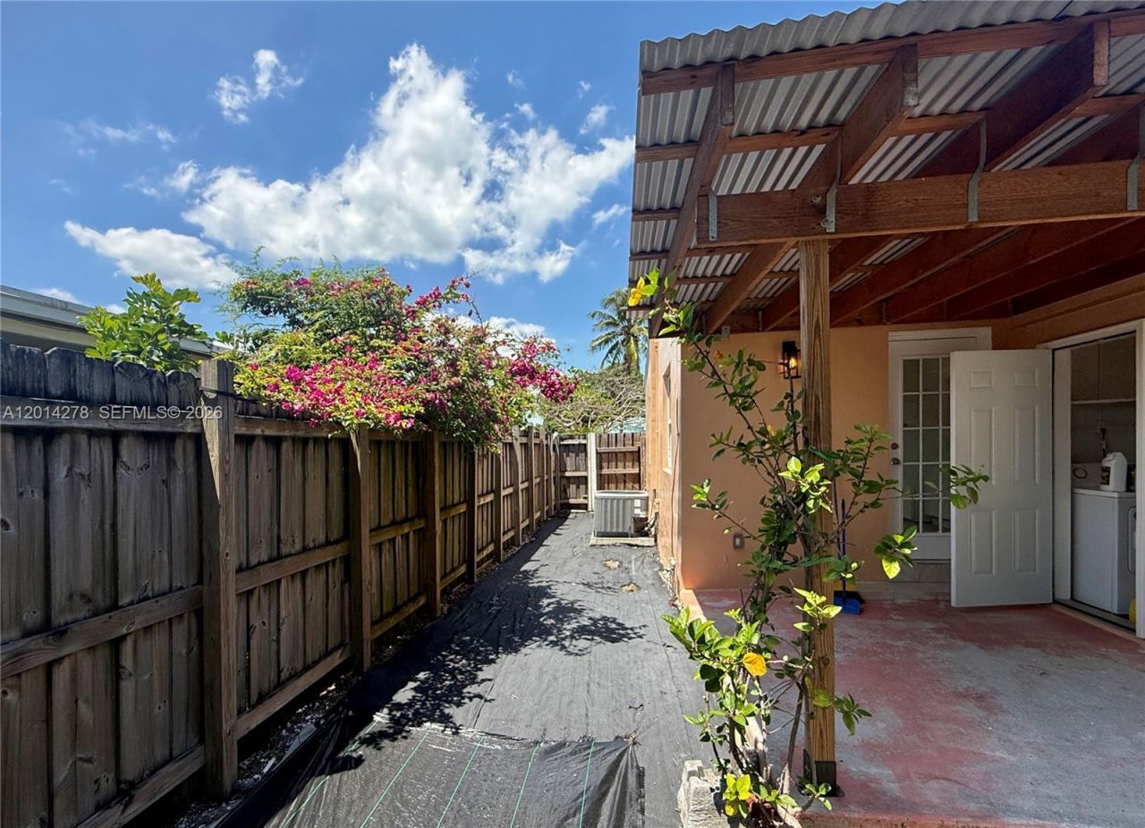2318 Dewey St, Hollywood, FL 33020 Photo