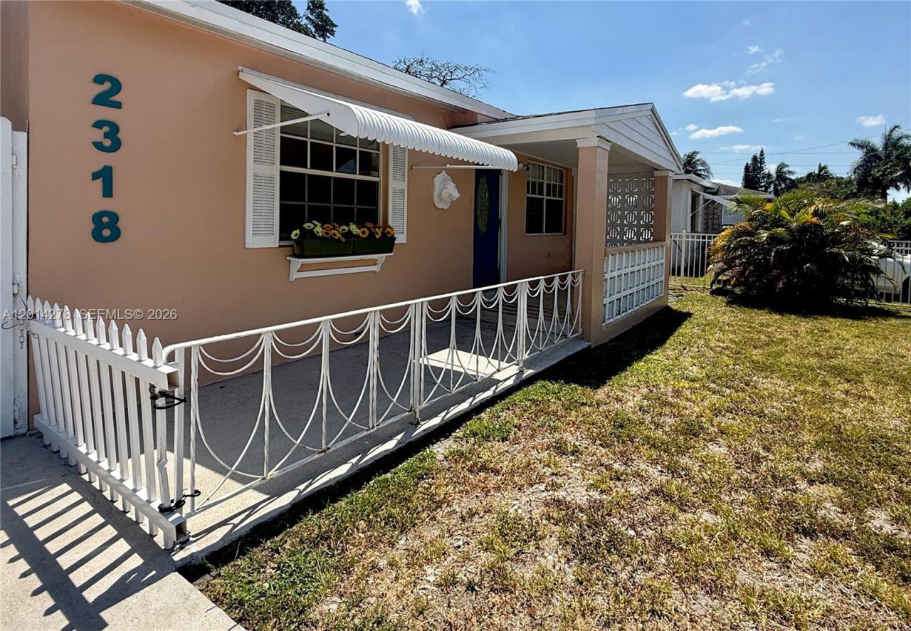 2318 Dewey St, Hollywood, FL 33020 Photo
