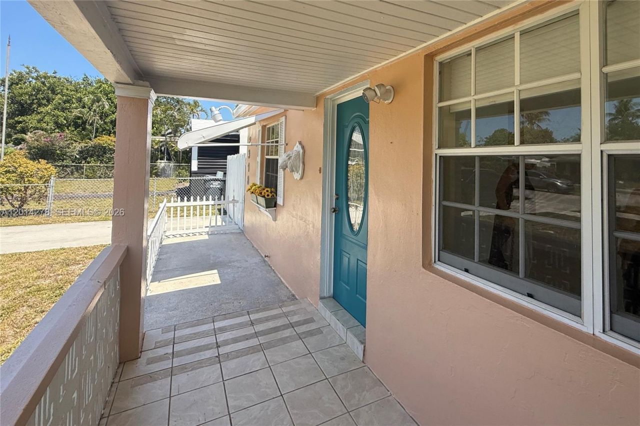 2318 Dewey St, Hollywood, FL 33020 Photo