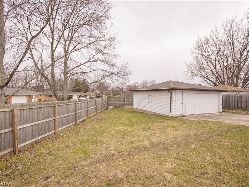 6924 Day Drive, Parma, OH 44129 Photo 18