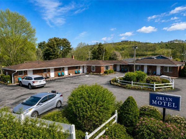 7909 National Pike , Uniontown, PA 15401