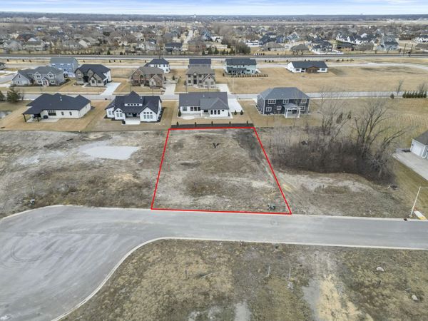 10202 Andrew Lane , Munster, IN 46321