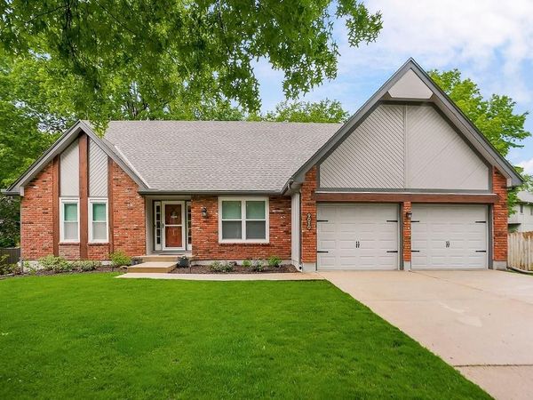 9010 Swarner Drive, Lenexa, KS 66219