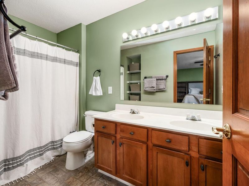 311 Galloway Ridge Drive, Galloway, OH 43119 Photo 14