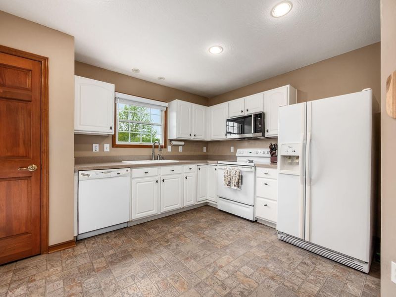 311 Galloway Ridge Drive, Galloway, OH 43119 Photo 6