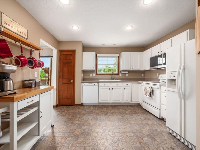 311 Galloway Ridge Drive, Galloway, OH 43119 Photo 7