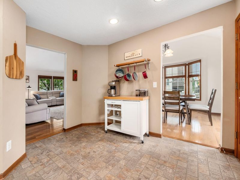 311 Galloway Ridge Drive, Galloway, OH 43119 Photo 8