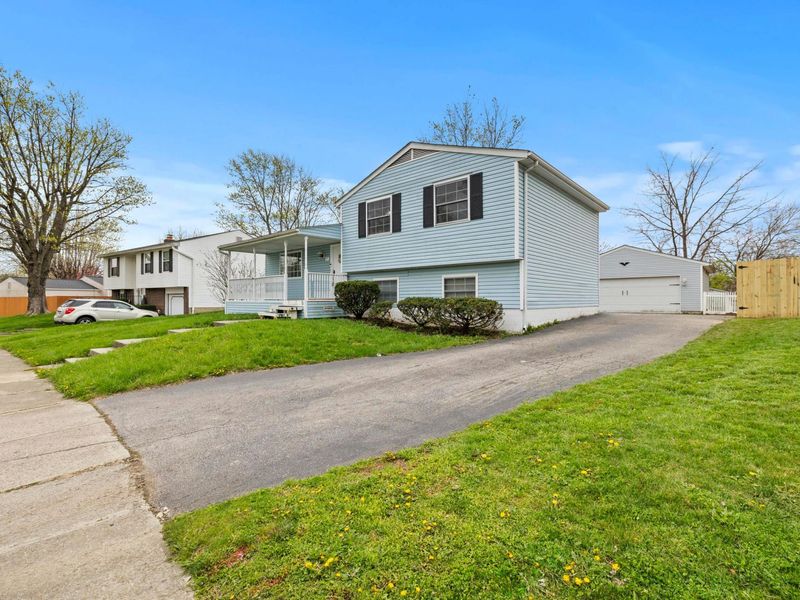 2645 Blue Rock Boulevard, Grove City, OH 43123 Photo 2