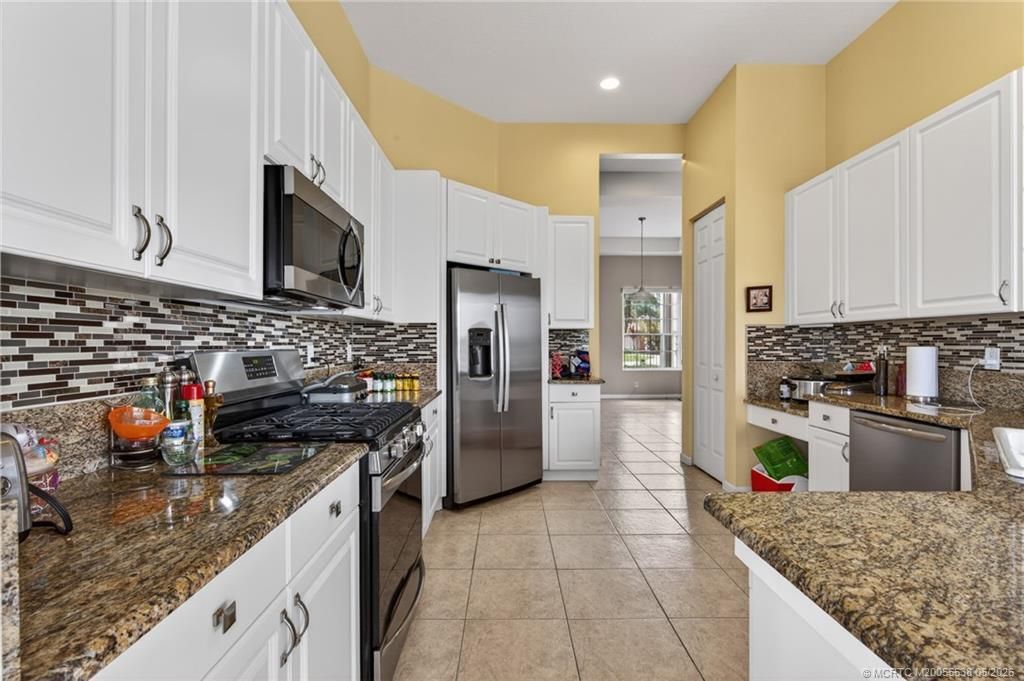 420 NW Aqua Vista Lane, Saint Lucie West, FL 34986 Photo