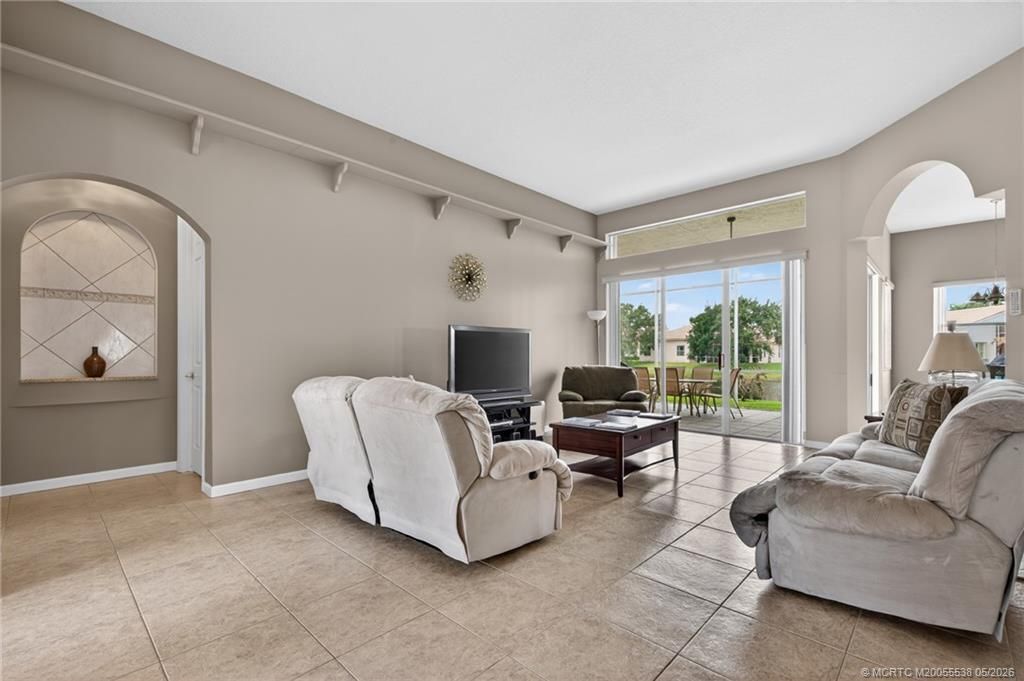 420 NW Aqua Vista Lane, Saint Lucie West, FL 34986 Photo