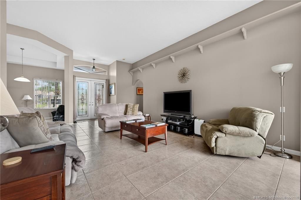 420 NW Aqua Vista Lane, Saint Lucie West, FL 34986 Photo